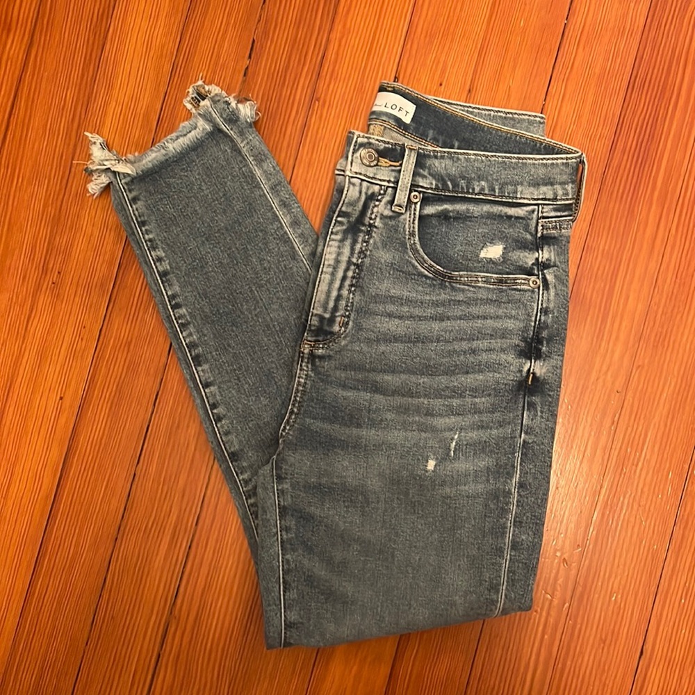 Skinny Jeans with Frayed Hem